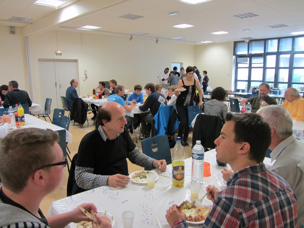 Un repas convivial attendait les participants